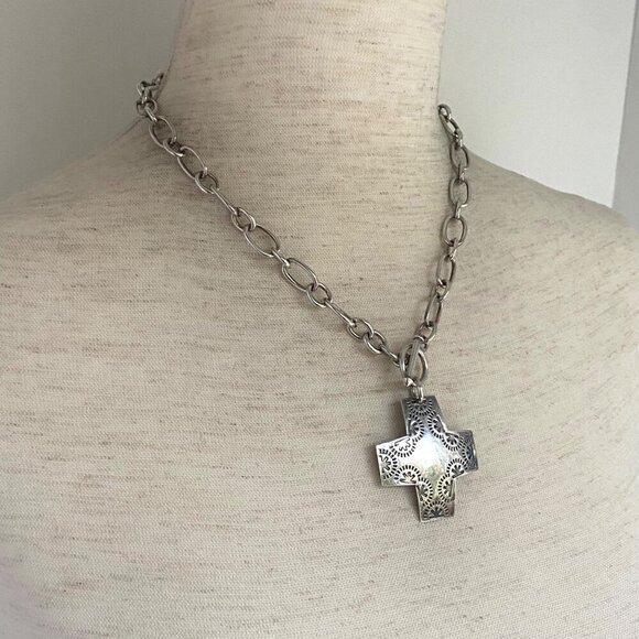 Silpada Sterling Silver 925 Virtuosity Stamped Cross Front Toggle Necklace 17" - Picture 4 of 16